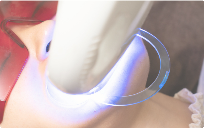 施術(薬剤塗布・照射)イメージ画像